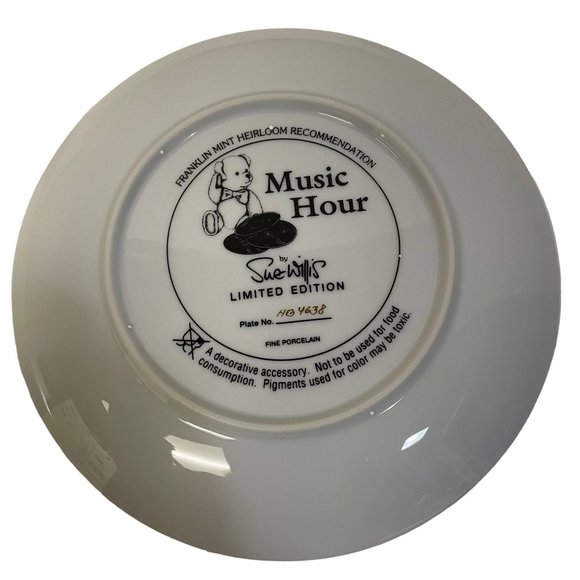 Franklin Mint Collectible Plate Teddys Music Hour by Sue Willis Porcelain 8" - Picture 6 of 6